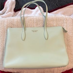 Kate Spade large tote. Perfect for work, travel or everyday.
